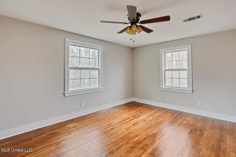 Bedroom - 127 Autumn Dr, Vicksburg, MS 39180 photo 1 of 4