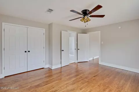 Bedroom - 127 Autumn Dr, Vicksburg, MS 39180 photo 2 of 4
