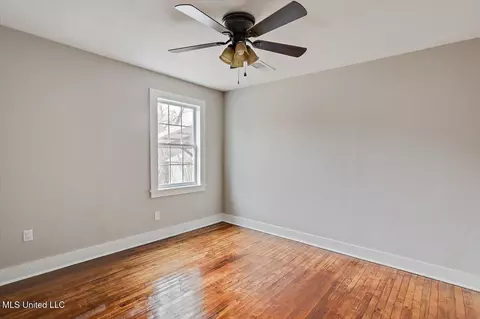 Bedroom - 127 Autumn Dr, Vicksburg, MS 39180 photo 3 of 4