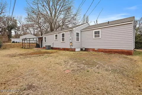 Exterior - 127 Autumn Dr, Vicksburg, MS 39180 photo 6 of 7
