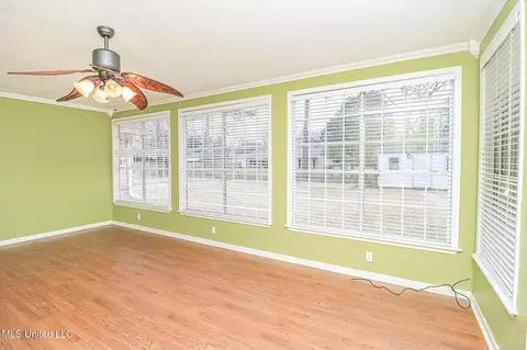 Living - 107 St Augustine Dr, Madison, MS 39110 photo 3 of 7