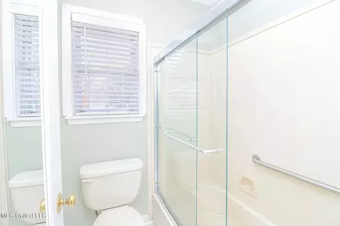 Bath - 107 St Augustine Dr, Madison, MS 39110 photo 1 of 8