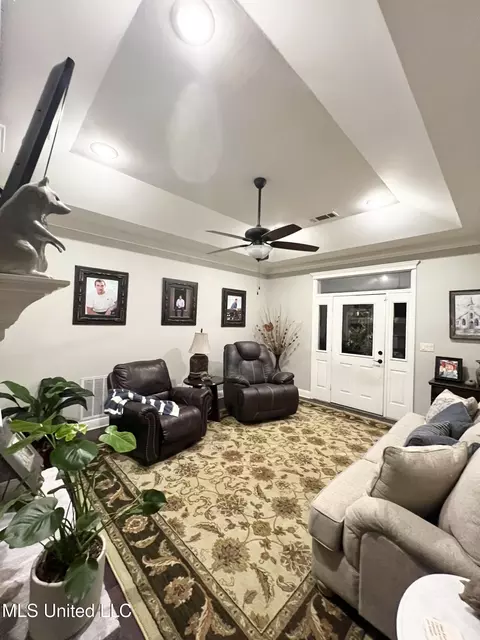 2454 Fairway St, Grenada, MS 38901 photo 2