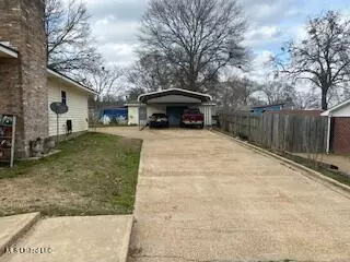 839 Chickasaw Dr, Grenada, MS 38901 photo 3