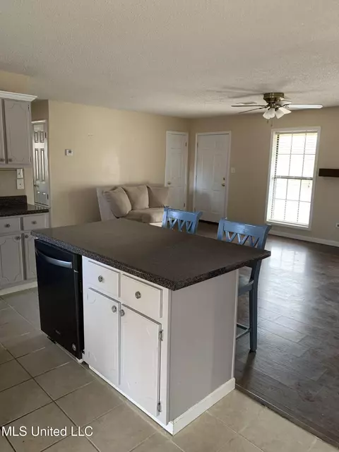 12 Perry Ave, Grenada, MS 38901 photo 3