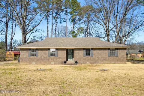 310 Lafayette St, Senatobia, MS 38668