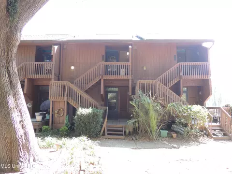 102 Lakeside Villa #A, Diamondhead, MS 39525