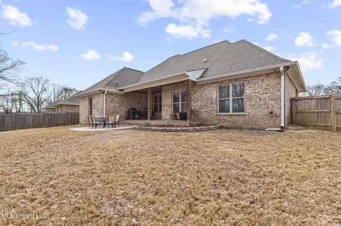 Exterior - 102 Coventry Ln, Canton, MS 39046 photo 6 of 8