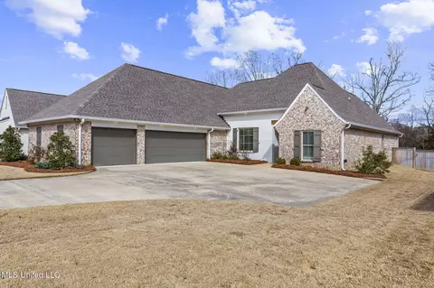 Exterior - 102 Coventry Ln, Canton, MS 39046 photo 2 of 8