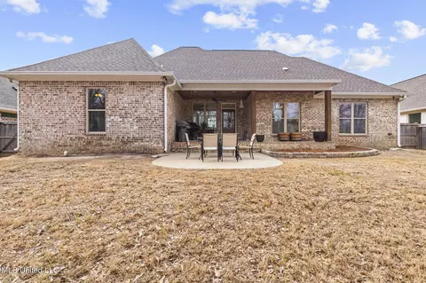 Exterior - 102 Coventry Ln, Canton, MS 39046 photo 7 of 8