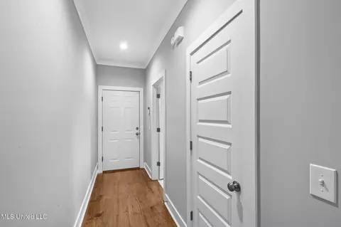 Entry Way - 102 Coventry Ln, Canton, MS 39046 photo 2 of 5