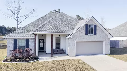 6768 Rolling Green Dr, Pass Christian, MS 39571