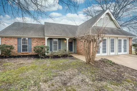10293 Yates Dr, Olive Branch, MS 38654
