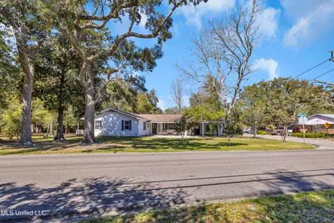 1349 E 2nd St, Pass Christian, MS 39571 photo 3