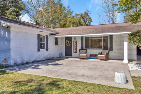 1349 E 2nd St, Pass Christian, MS 39571 photo 2