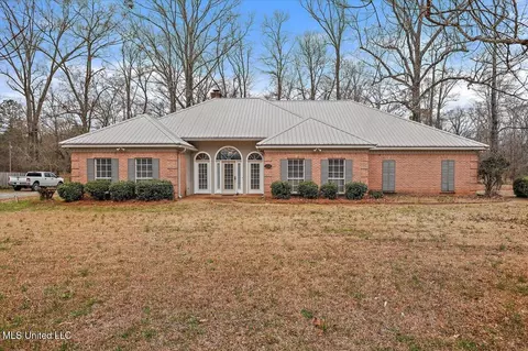 1300 Haley Rd, Terry, MS 39170