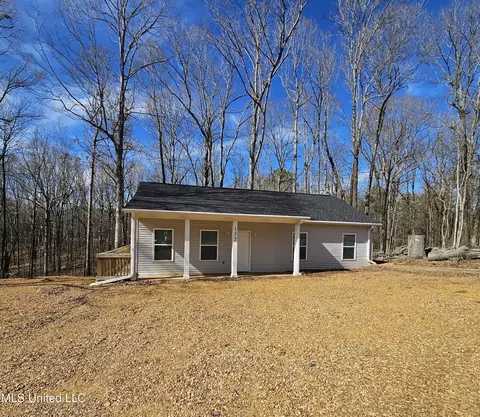 155 Hummingbird Cv, Sardis, MS 38666