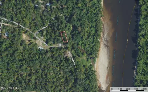 01 Singing River Dr, Lucedale, MS 39452
