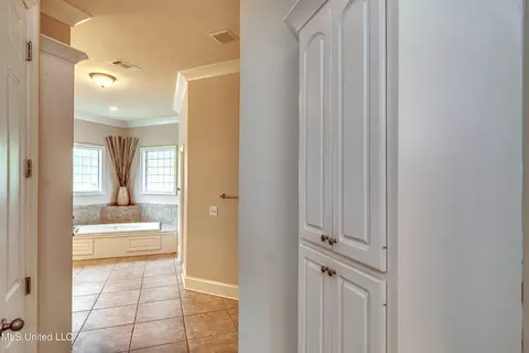 Entry Way - 809 Norwich Dr, Madison, MS 39110 photo 2 of 2