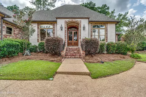 809 Norwich Dr, Madison, MS 39110