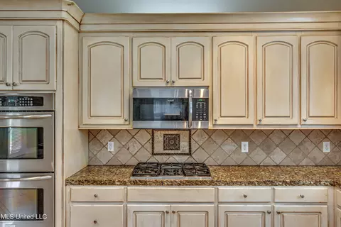Kitchen - 809 Norwich Dr, Madison, MS 39110 photo 4 of 7