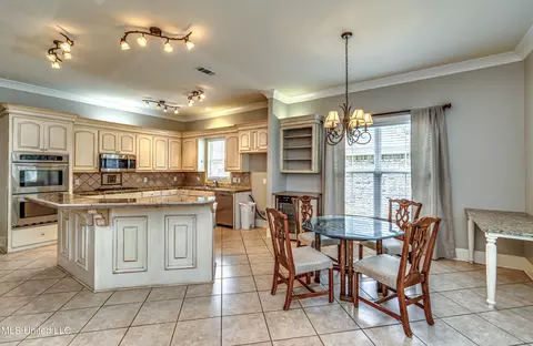 Kitchen - 809 Norwich Dr, Madison, MS 39110 photo 6 of 7