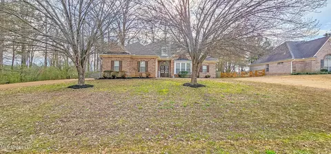 9855 Leslie Ln, Olive Branch, MS 38654