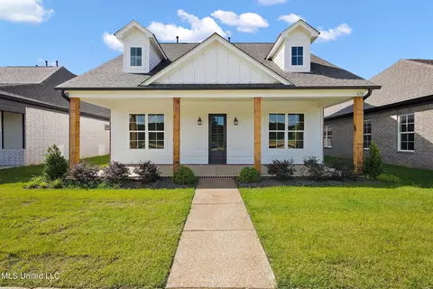 622 Bolivar Dr, Nesbit, MS 38651