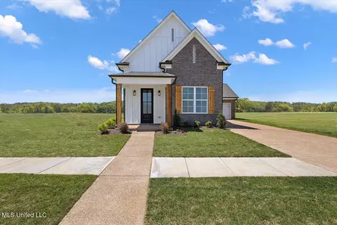 781 Coahoma Ct, Nesbit, MS 38651