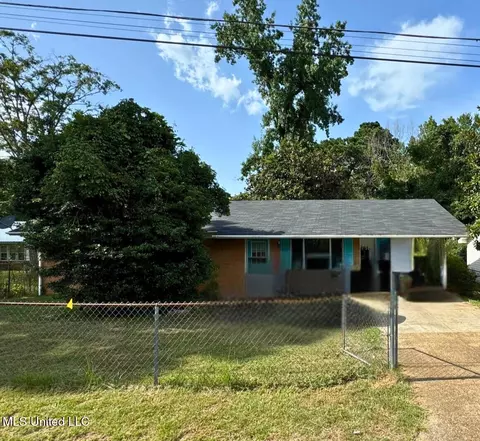 812 Carver St, Carthage, MS 39051
