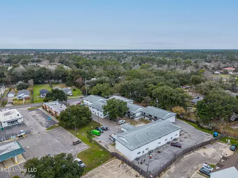 736 Courthouse Rd, Gulfport, MS 39507 photo 1