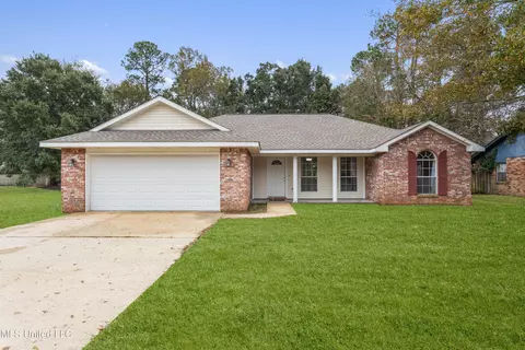 9109 Meadowlark Ave, Ocean Springs, MS 39564