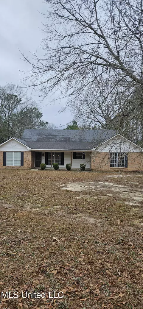 1740 Woodland Dr, Wiggins, MS 39577