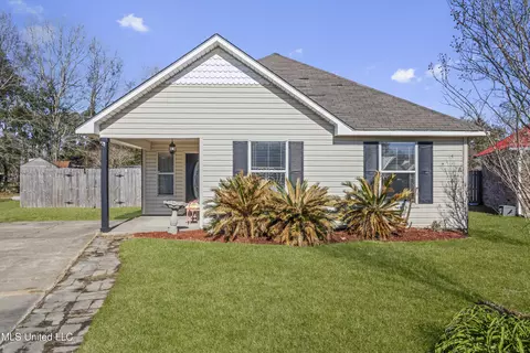 10401 Cottage Ct, D'iberville, MS 39540
