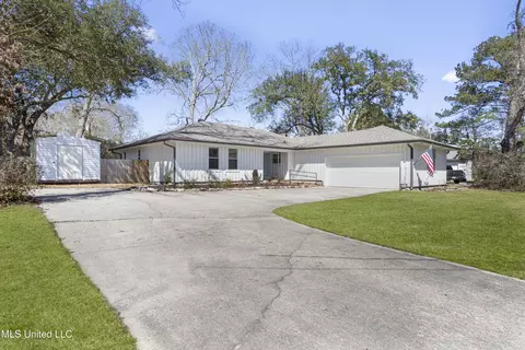 Exterior - 7724 Manini Way, Diamondhead, MS 39525 photo 2 of 11