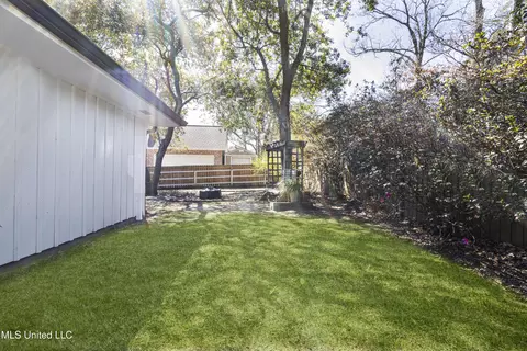 Exterior - 7724 Manini Way, Diamondhead, MS 39525 photo 8 of 11