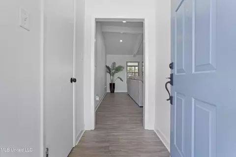Entry Way - 7724 Manini Way, Diamondhead, MS 39525 photo 1 of 2