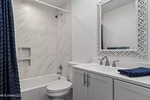 Bath - 7724 Manini Way, Diamondhead, MS 39525 photo 3 of 3