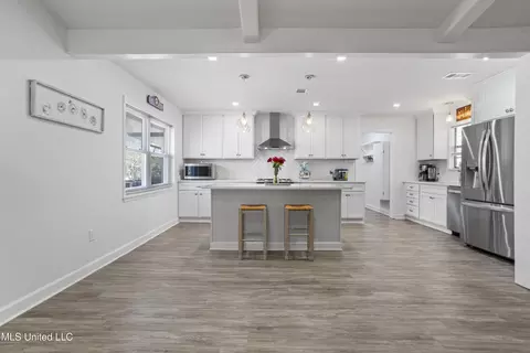 Kitchen - 7724 Manini Way, Diamondhead, MS 39525 photo 1 of 6