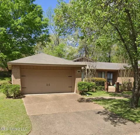 69 Shore Dr, Clinton, MS 39056