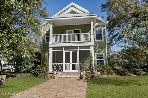 930 2nd St, Gulfport, MS 39501