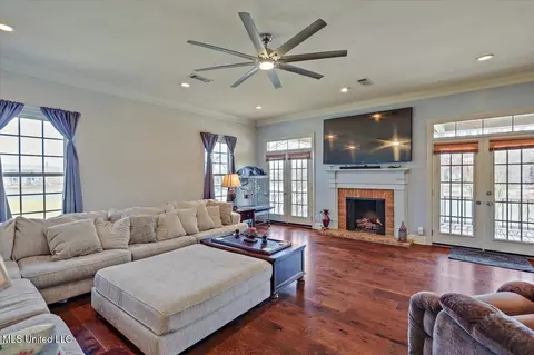 53 Autumn Hill Dr, Jackson, MS 39211 photo 12
