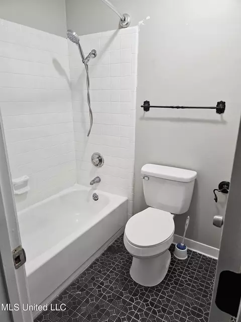 Bath - 5225 Brookview Dr, Byram, MS 39272 photo 2 of 2