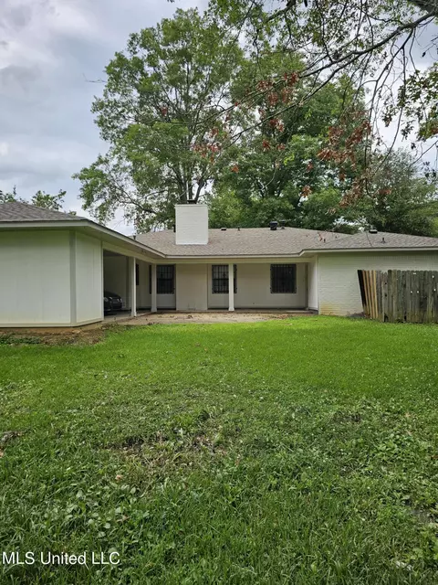 Exterior - 5225 Brookview Dr, Byram, MS 39272 photo 3 of 4