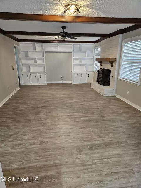 Living - 5225 Brookview Dr, Byram, MS 39272 photo 2 of 2