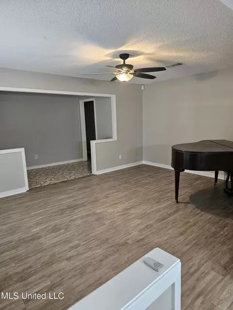 Living - 5225 Brookview Dr, Byram, MS 39272 photo 1 of 2