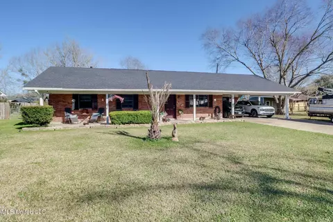 102 Jamaica St, Long Beach, MS 39560