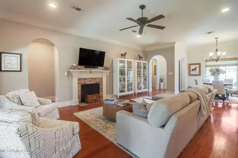 1882 Paul David Dr, Biloxi, MS 39532 photo 3