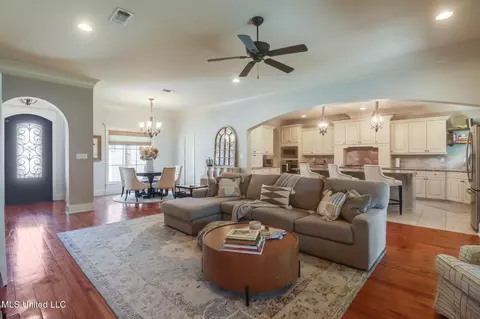 1882 Paul David Dr, Biloxi, MS 39532 photo 4