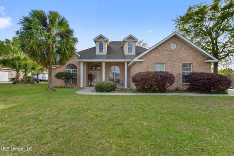 14215 N White Swan Dr, Gulfport, MS 39503